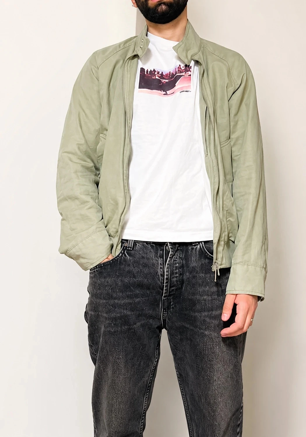 Veste légère vert sauge – style casual moderne